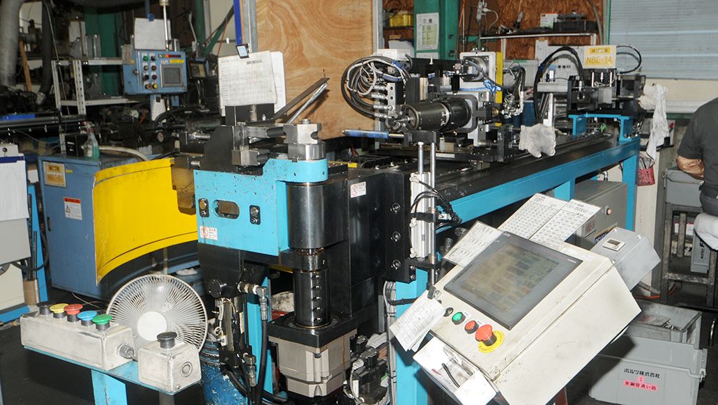 中間リブ出し機